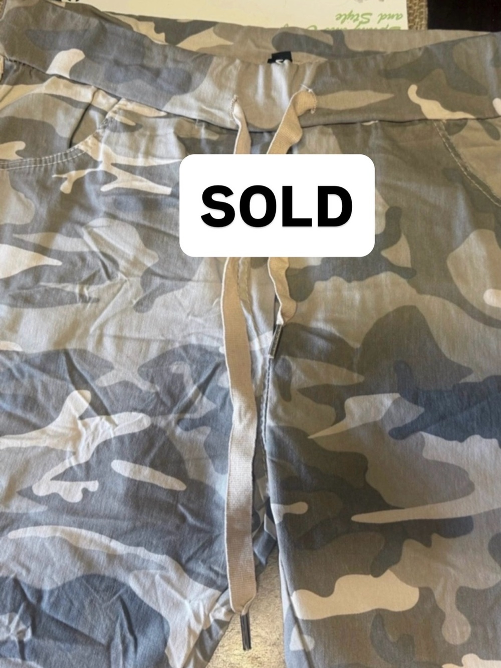 VENTI 6-BRAND NEW-NEVER WORN-Women’s Camo Ankle Pants with Drawstring